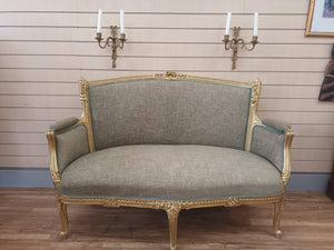 Elegant and Timeless: Exploring Victorian Settees for Your Home Decor
