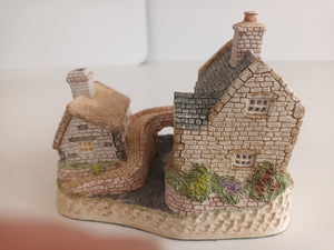 David Winter Cottage Only A Span Apart 1991 + Box + COA Vintage The Irish Collection