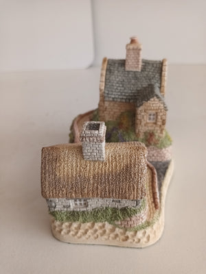 David Winter Cottage Only A Span Apart 1991 + Box + COA Vintage The Irish Collection