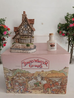 David Winter Cottage Thameside & Bottle 1992 + Box + COA Vintage Piece NO. 13