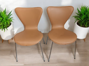 Mid Century Vintage Dining Chairs Reception Chairs Stackable Style of Fritz Hansen "Series 7" x 4 Chairs