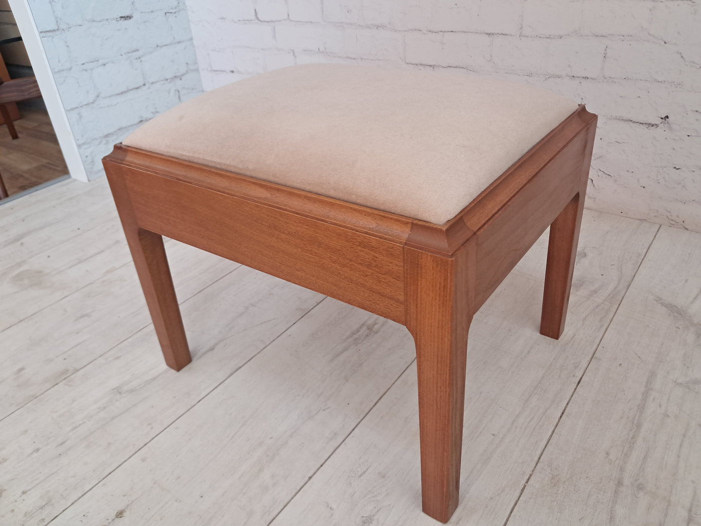 Stag Stool Vintage Stag Foot Stool Beige Velour Teak Wood 1995 – RetroNovia