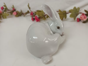 Vintage LLADRO Preening Rabbit 1990’s Porcelain Figurine #5906 Rabbit Bunny Gift