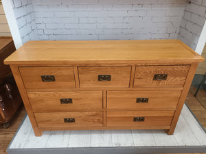Vintage Country Oak Chest of Drawers / Sideboard / TV Cabinet Retro