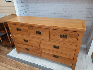 Vintage Country Oak Chest of Drawers / Sideboard / TV Cabinet Retro