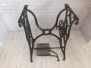 Antique Vintage Cast Iron Sewing Machine Base Black Iron Ornate Quality Patio Bistro Table Legs