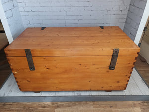 Mid Century Vintage Old Pine Chest / Coffee Table / Trunk / Blanket Box Decorative Prop LARGE